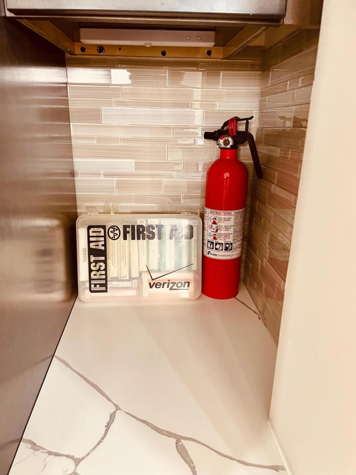 דירות ניוארק Ooohlala! 2 Beds And 2 Full Baths W/Free Parking מראה חיצוני תמונה