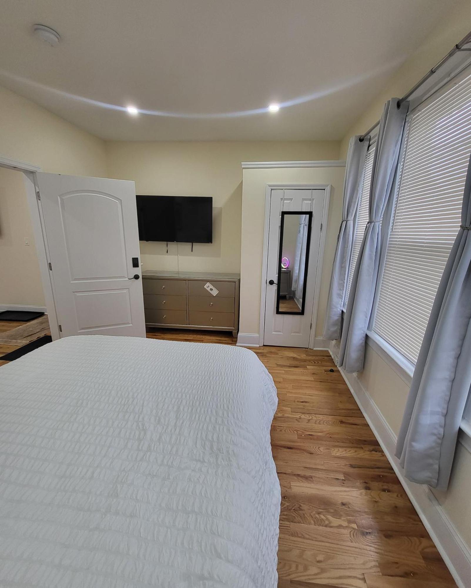 דירות ניוארק Ooohlala! 2 Beds And 2 Full Baths W/Free Parking מראה חיצוני תמונה