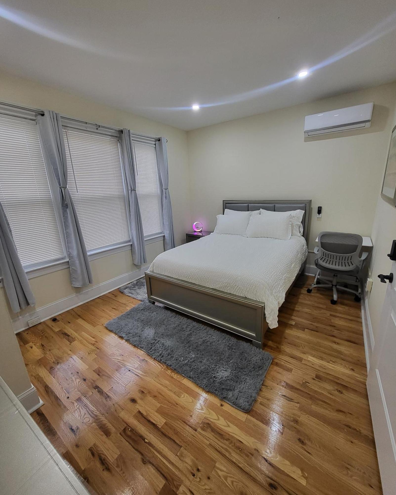 דירות ניוארק Ooohlala! 2 Beds And 2 Full Baths W/Free Parking מראה חיצוני תמונה