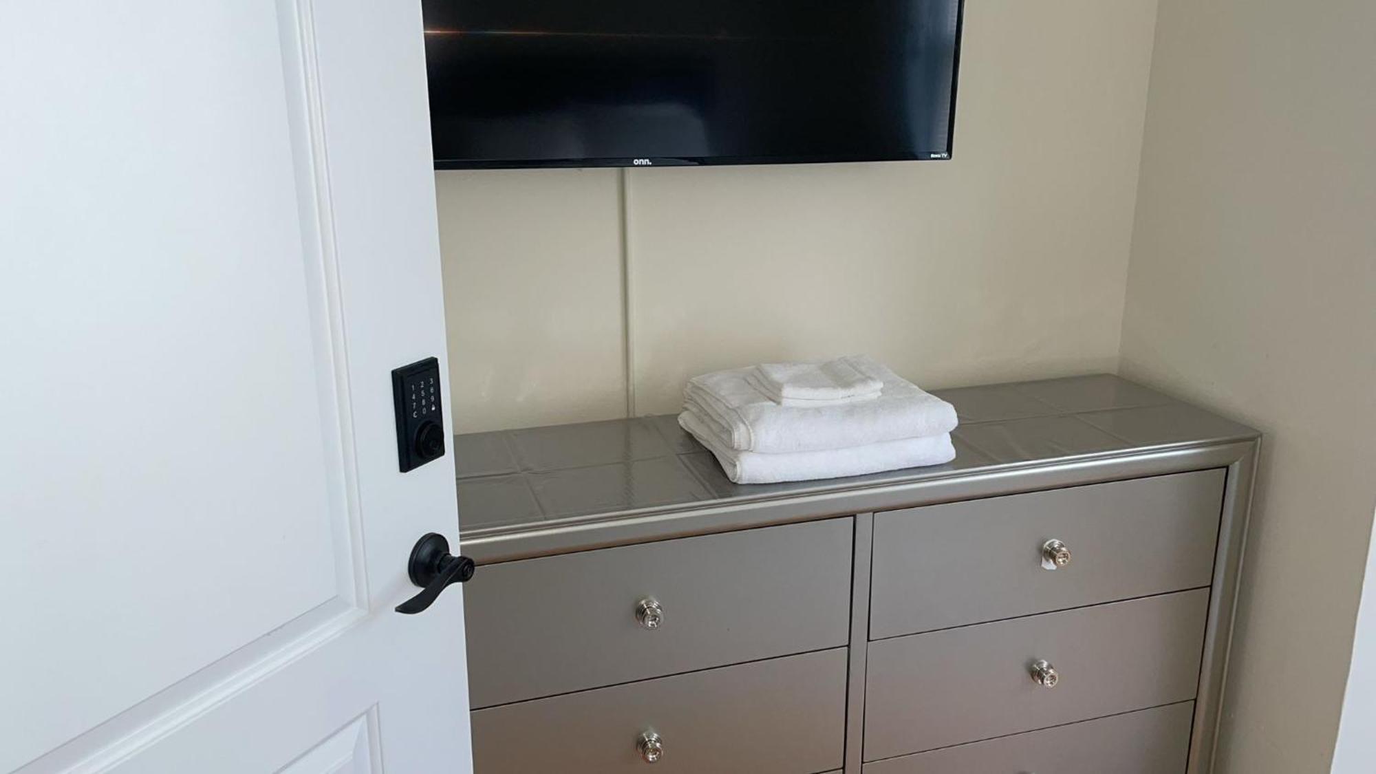 דירות ניוארק Ooohlala! 2 Beds And 2 Full Baths W/Free Parking מראה חיצוני תמונה