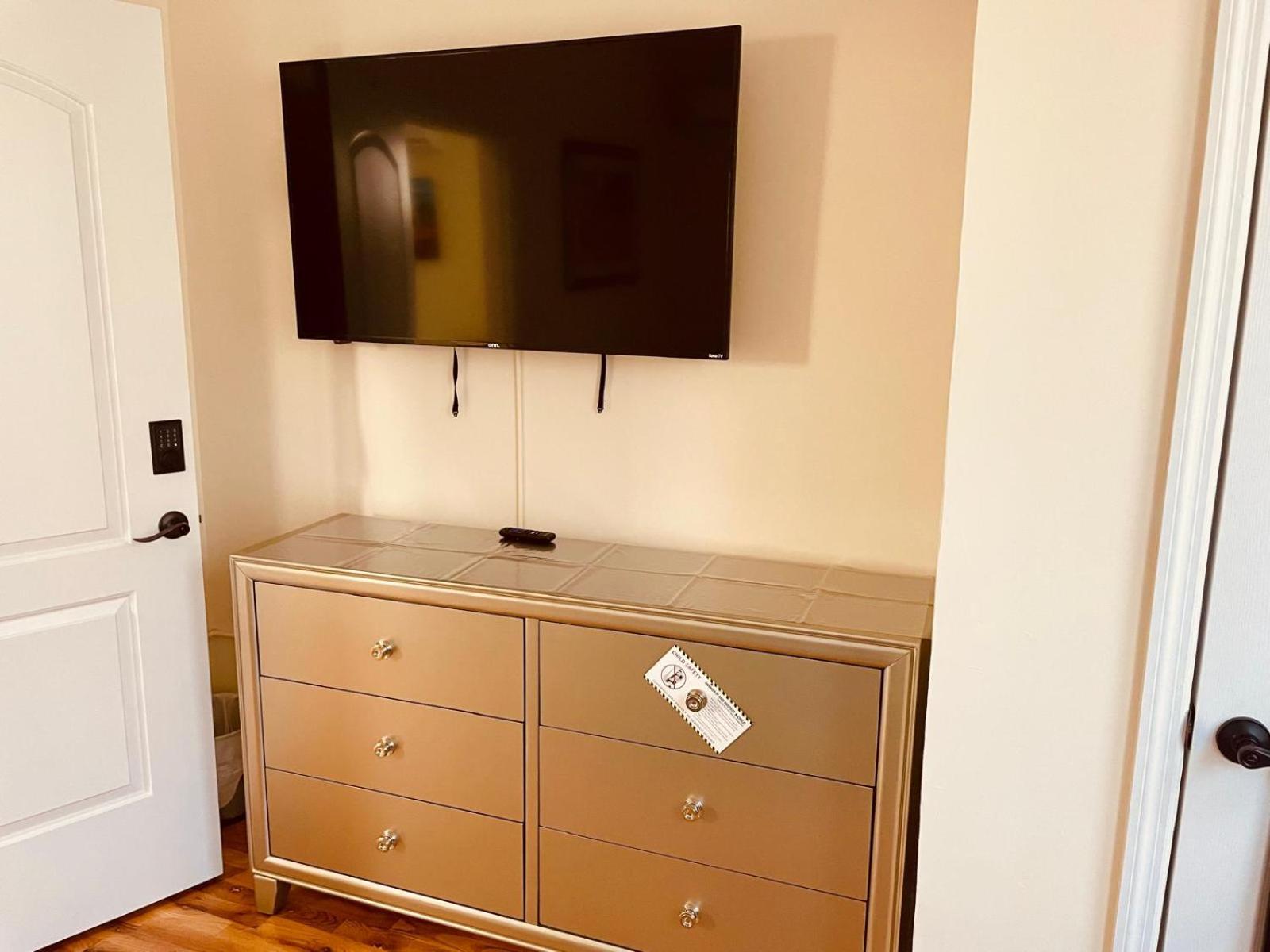 דירות ניוארק Ooohlala! 2 Beds And 2 Full Baths W/Free Parking מראה חיצוני תמונה